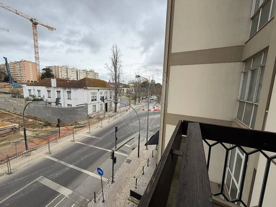 Apartamento T1 para Arrendamento em Lumiar Foto 12