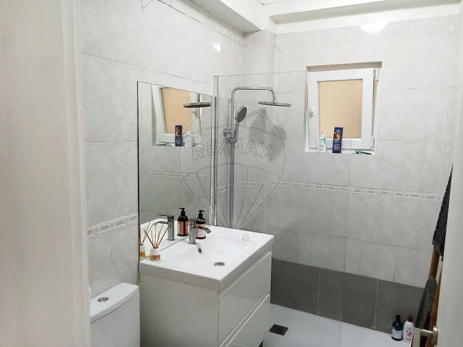 Moradia T1 para Venda em Vale de Santarem Foto 6