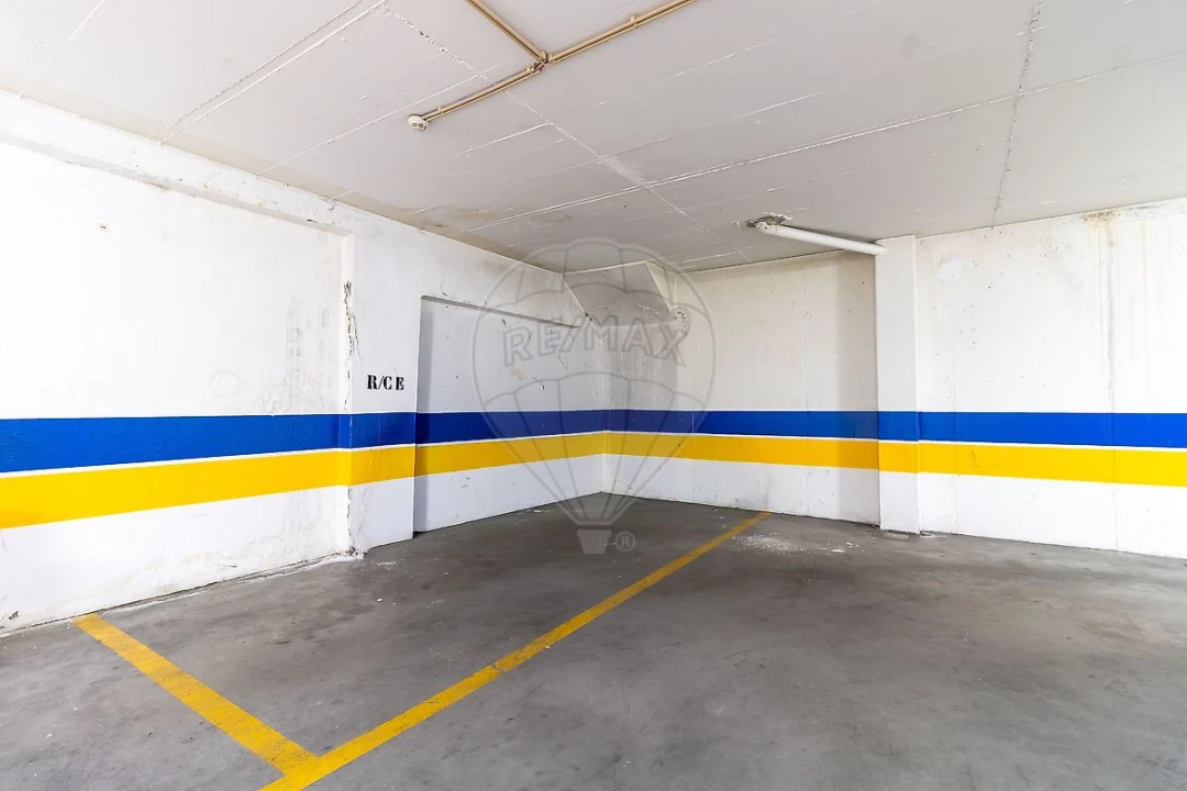 Apartamento T2 para Venda em Santo António dos Cavaleiros e Frielas Foto 18