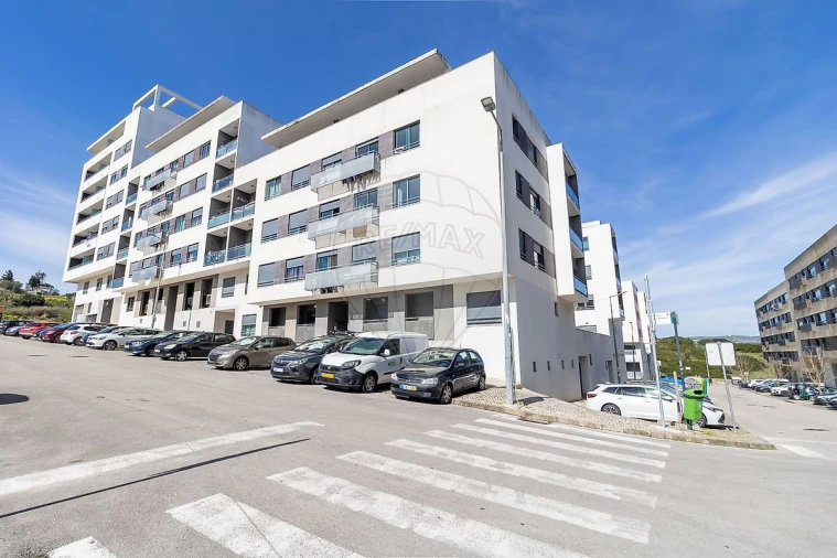 Apartamento T2 para Venda em Santo António dos Cavaleiros e Frielas Foto 21