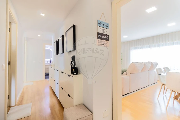 Apartamento T2 para Venda em Santo António dos Cavaleiros e Frielas Foto 8