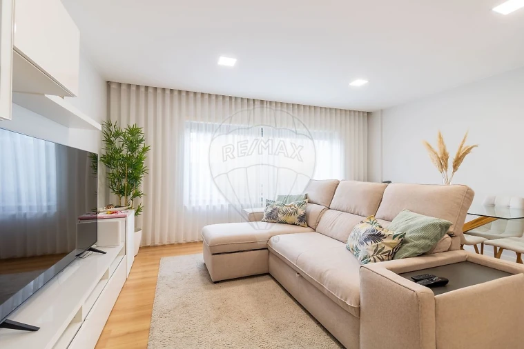 Apartamento T2 para Venda em Santo António dos Cavaleiros e Frielas Foto 5