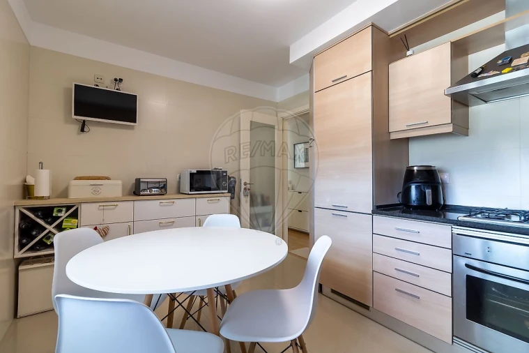 Apartamento T2 para Venda em Santo António dos Cavaleiros e Frielas Foto 14