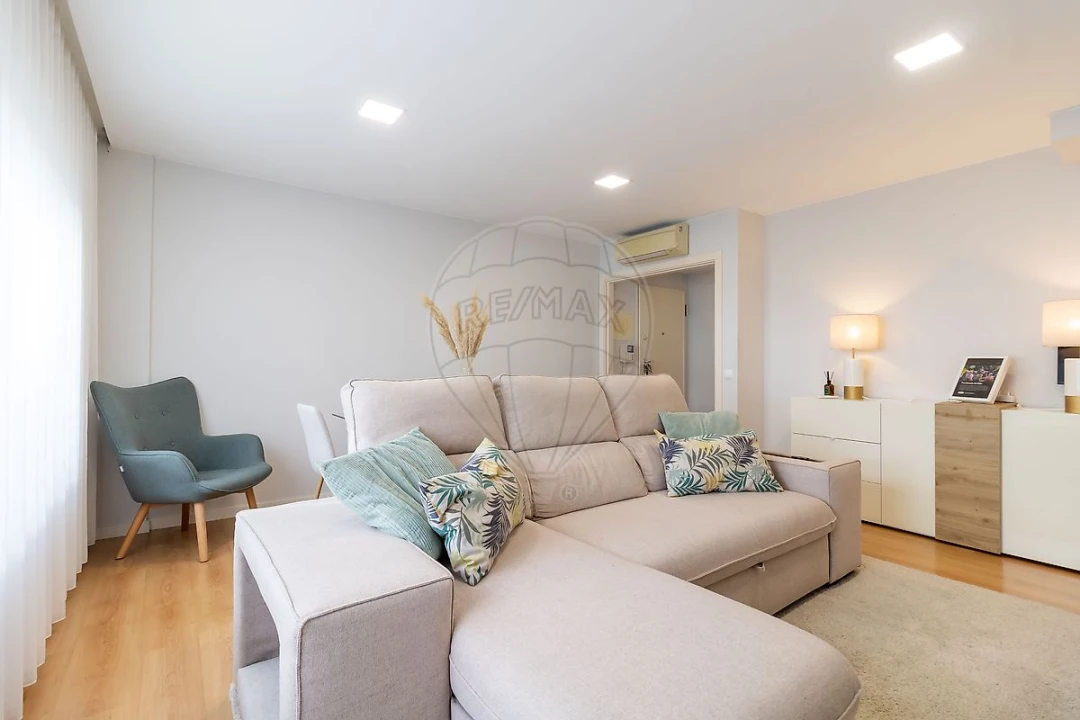 Apartamento T2 para Venda em Santo António dos Cavaleiros e Frielas Foto 6