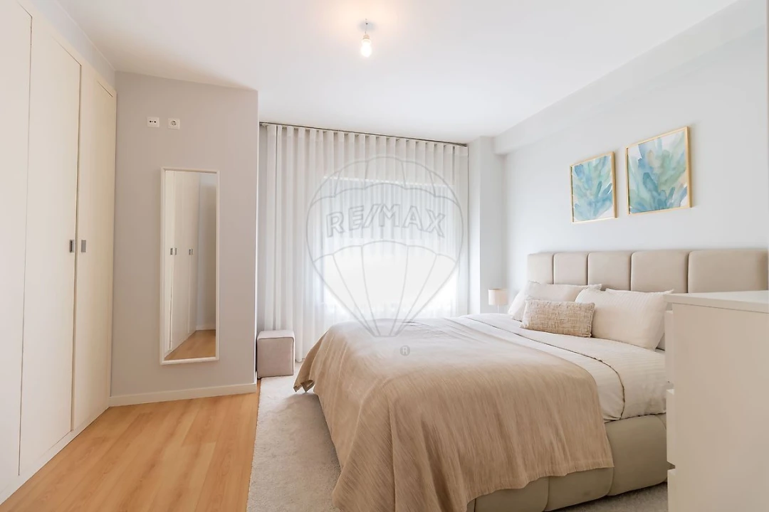 Apartamento T2 para Venda em Santo António dos Cavaleiros e Frielas Foto 1