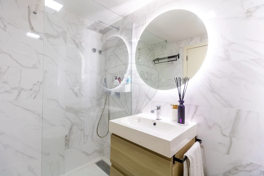 Apartamento T2 para Venda em Santo António dos Cavaleiros e Frielas Foto 16