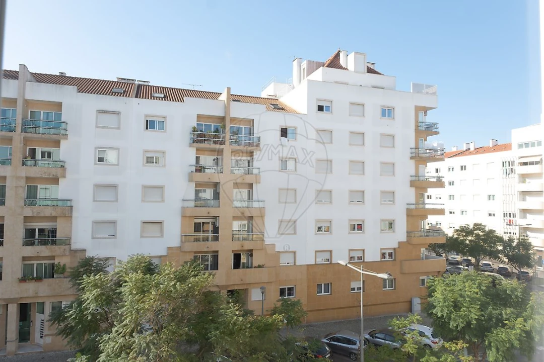 Apartamento T2 para Arrendamento em Carnide Foto 15