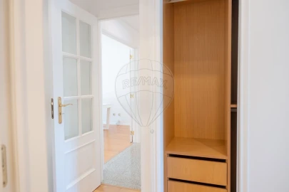 Apartamento T2 para Arrendamento em Carnide
