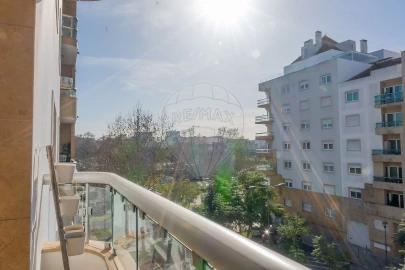 Apartamento T2 para Arrendamento em Carnide