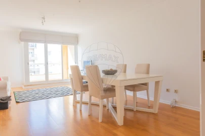 Apartamento T2 para Arrendamento em Carnide