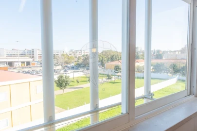 Apartamento T2 para Arrendamento em Carnide