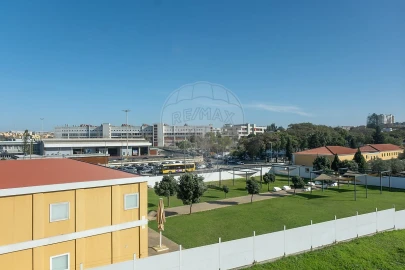 Apartamento T2 para Arrendamento em Carnide