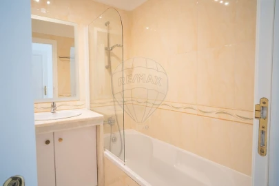 Apartamento T2 para Arrendamento em Carnide