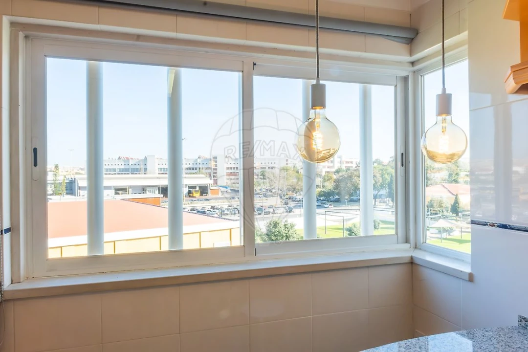 Apartamento T2 para Arrendamento em Carnide Foto 25
