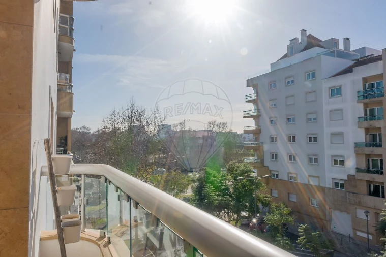 Apartamento T2 para Arrendamento em Carnide Foto 21