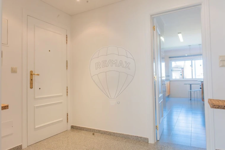 Apartamento T2 para Arrendamento em Carnide Foto 19