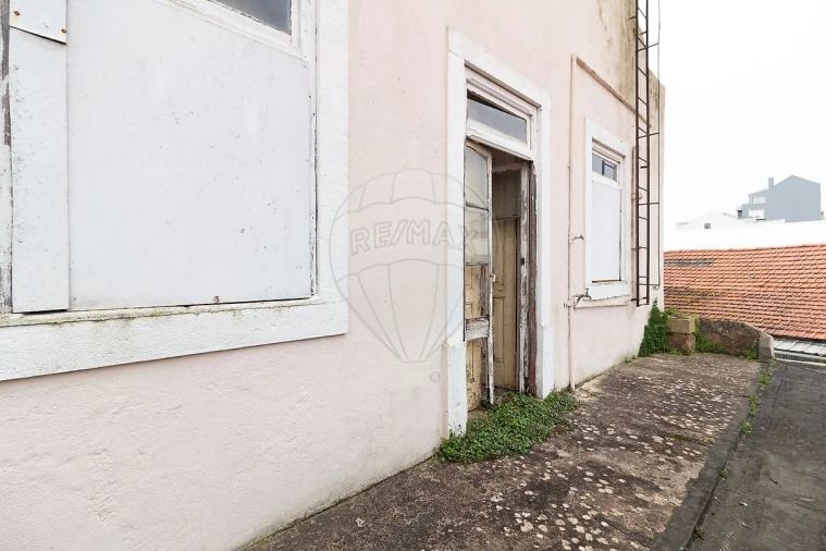 Prédio para Venda em Vila Franca de Xira Foto 23