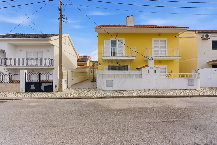 Moradia T3 para Venda em Quinta do Conde Foto 1