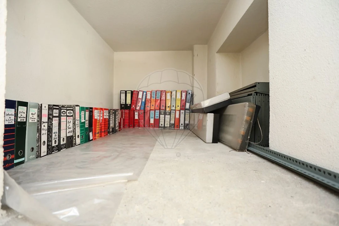 Loja para Venda em Póvoa de Santo Adrião e Olival Basto Foto 2