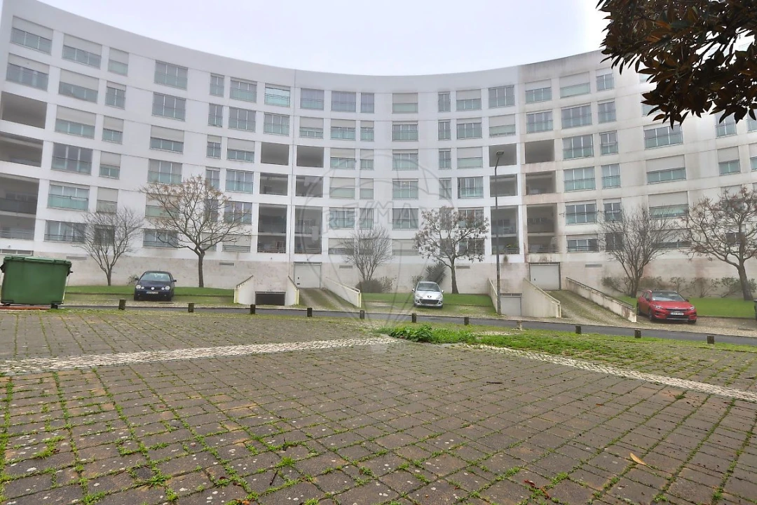 Apartamento T2 para Venda em Rio de Mouro Foto 23