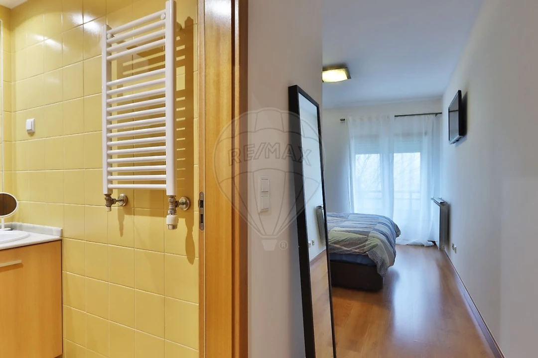 Apartamento T2 para Venda em Rio de Mouro Foto 14