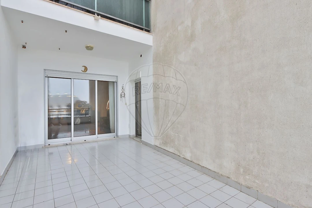 Apartamento T2 para Venda em Rio de Mouro Foto 15