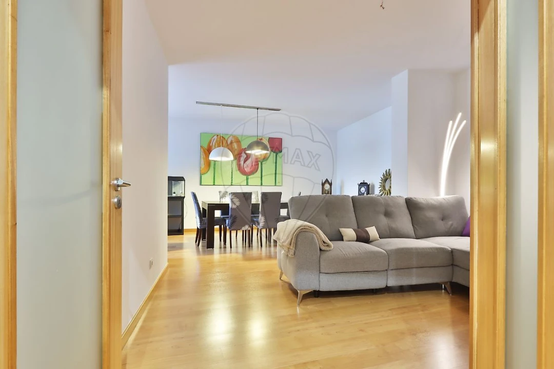 Apartamento T2 para Venda em Rio de Mouro Foto 1