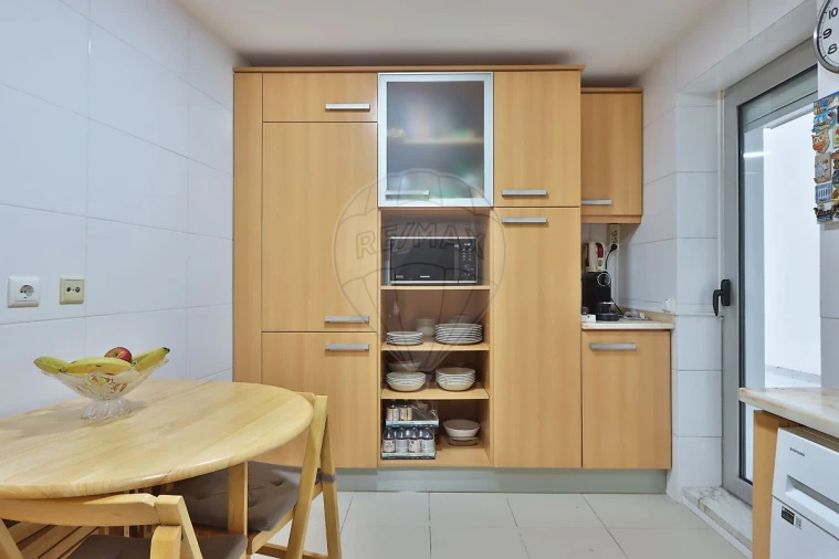 Apartamento T2 para Venda em Rio de Mouro Foto 11