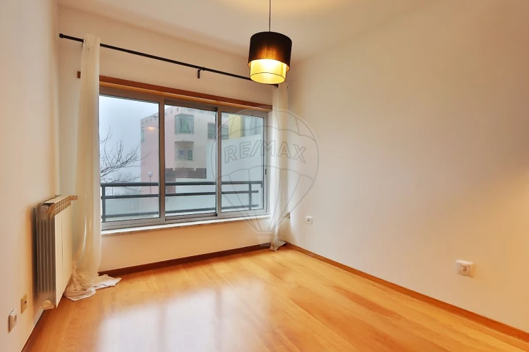 Apartamento T2 para Venda em Rio de Mouro Foto 17