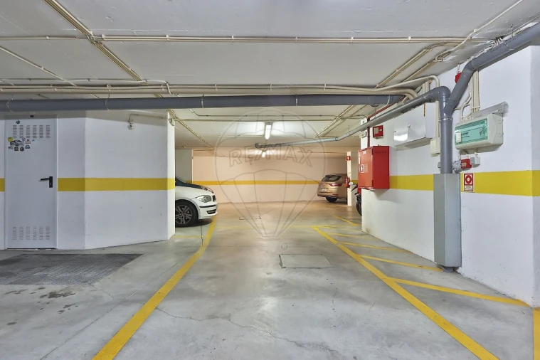 Apartamento T2 para Venda em Rio de Mouro Foto 22