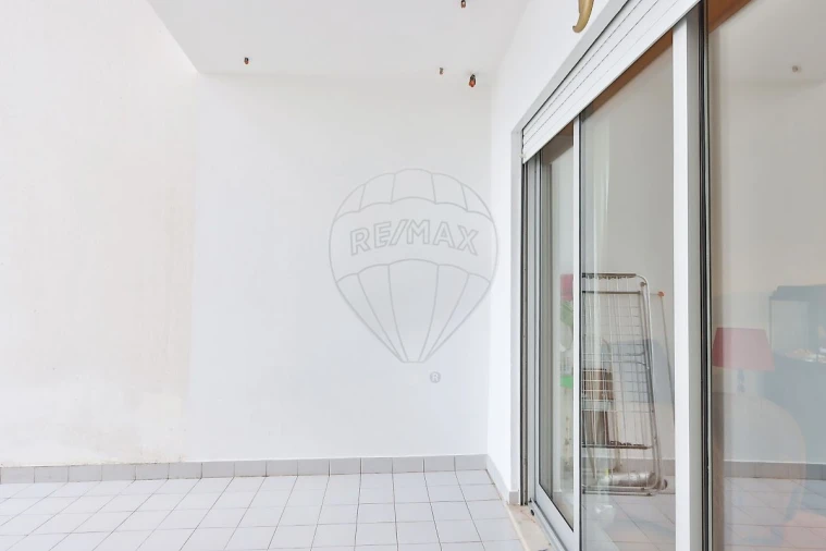 Apartamento T2 para Venda em Rio de Mouro Foto 13