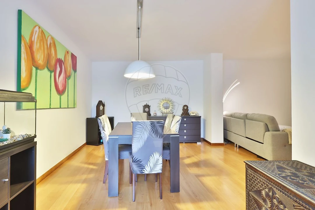 Apartamento T2 para Venda em Rio de Mouro Foto 6