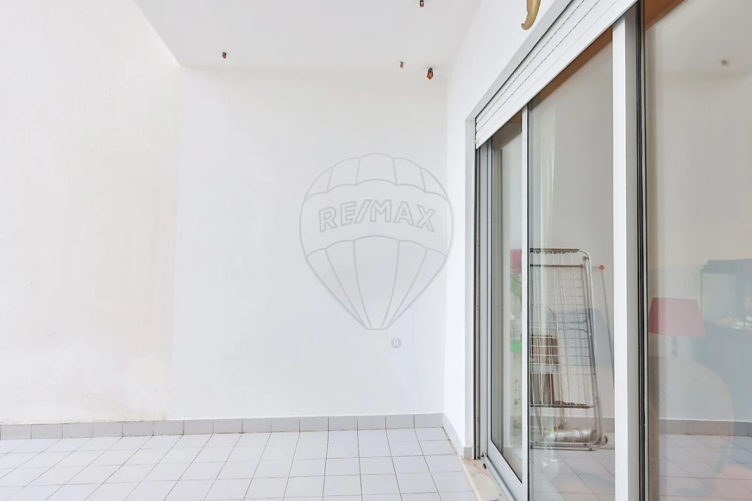 Apartamento T2 para Venda em Rio de Mouro Foto 13