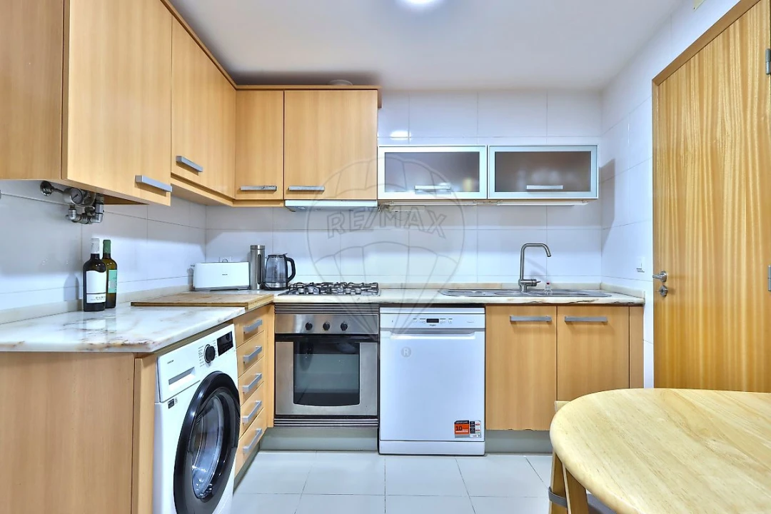 Apartamento T2 para Venda em Rio de Mouro Foto 12