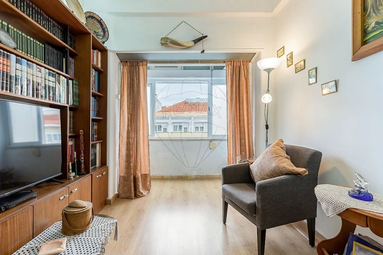 Apartamento T2 para Venda em Venteira Foto 5