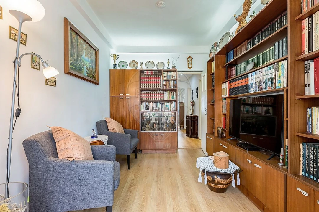 Apartamento T2 para Venda em Venteira Foto 6