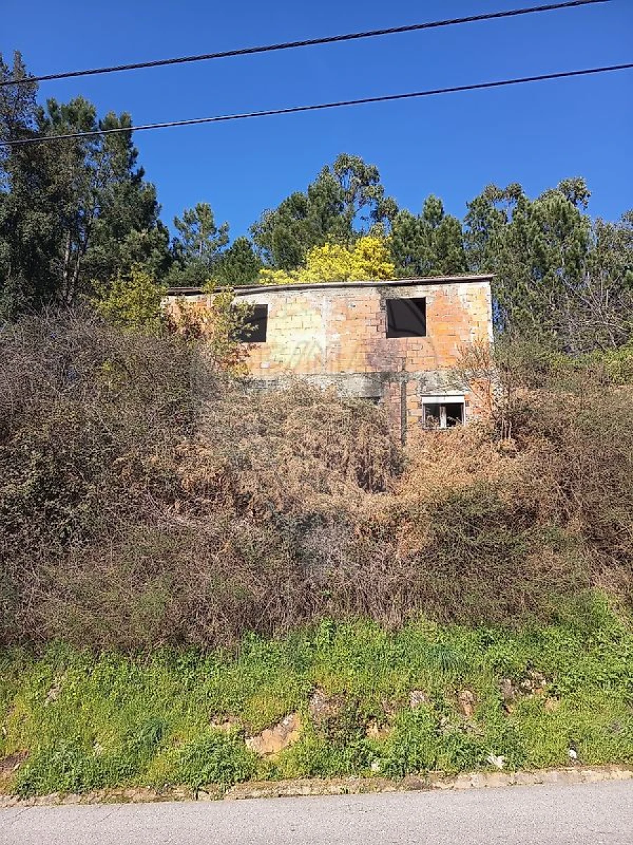 Moradia T1 para Venda em Teixeira e Teixeiró Foto 6