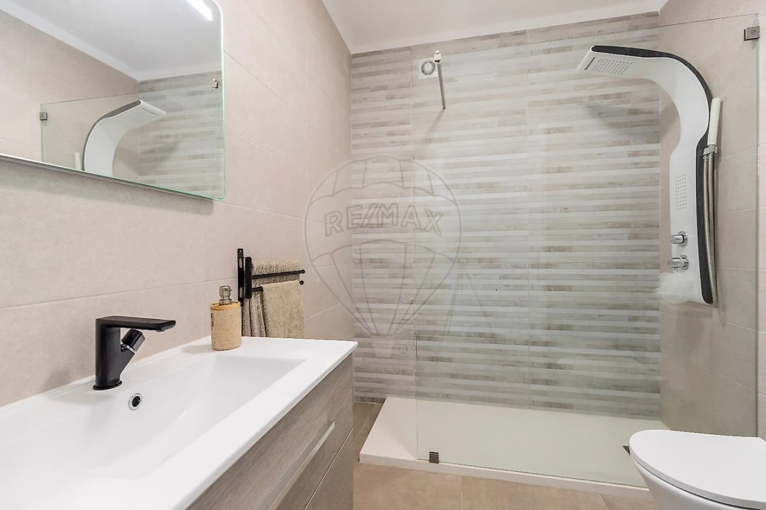 Apartamento T2 para Venda em Vimeiro Foto 9