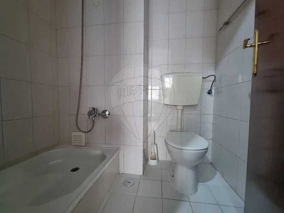 Apartamento T3 para Arrendamento em Vimeiro Foto 11