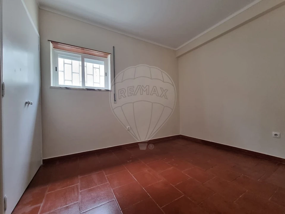 Apartamento T3 para Arrendamento em Vimeiro Foto 1