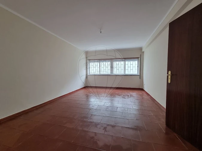 Apartamento T3 para Arrendamento em Vimeiro Foto 2