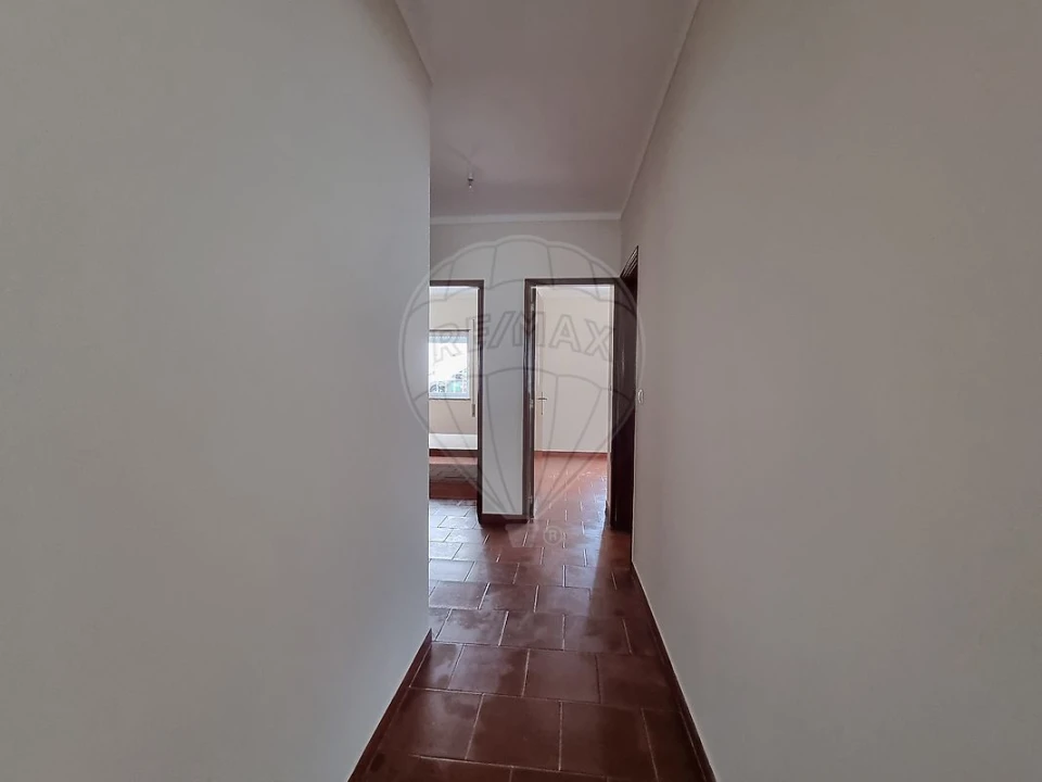 Apartamento T3 para Arrendamento em Vimeiro Foto 6