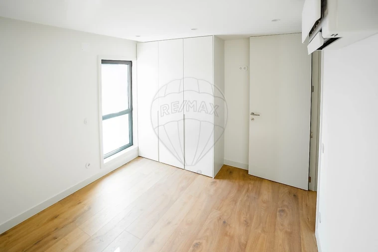 Apartamento T2 para Arrendamento em Moscavide e Portela