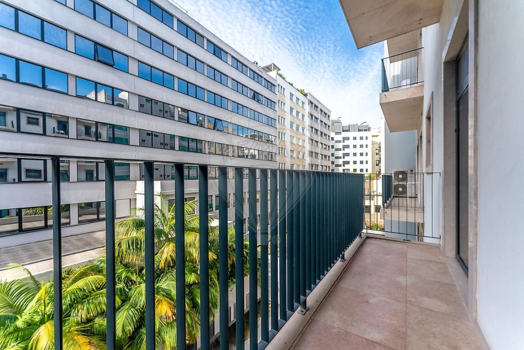 Apartamento T2 para Venda em Santo António Foto 31