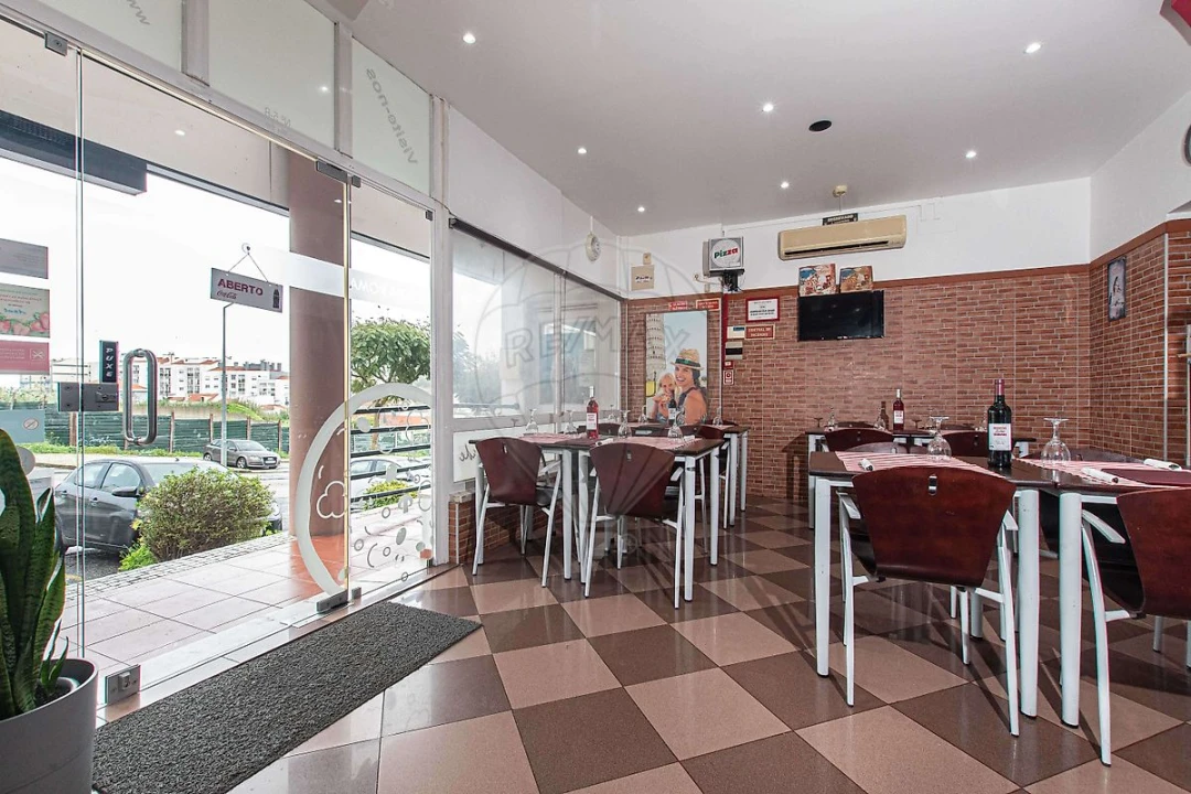 Negócio para Venda em Vialonga Foto 10