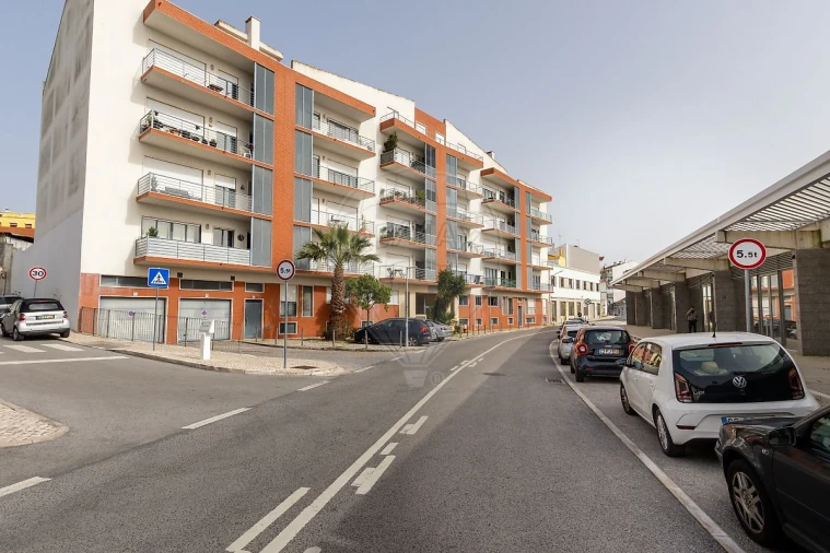 Apartamento T2 para Venda em Póvoa de Santa Iria e Forte da Casa Foto 3