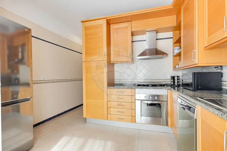 Apartamento T2 para Venda em Póvoa de Santa Iria e Forte da Casa Foto 7