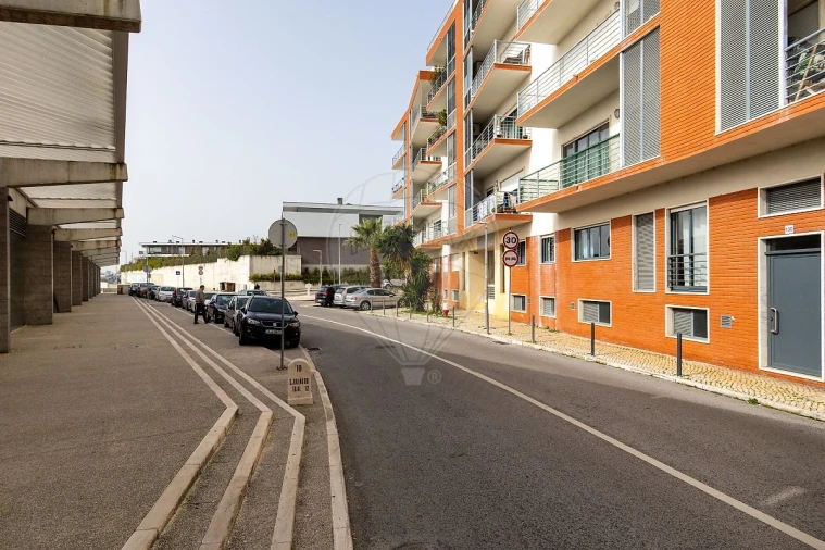 Apartamento T2 para Venda em Póvoa de Santa Iria e Forte da Casa Foto 4