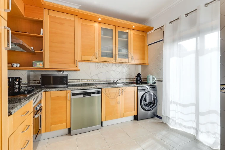 Apartamento T2 para Venda em Póvoa de Santa Iria e Forte da Casa Foto 6