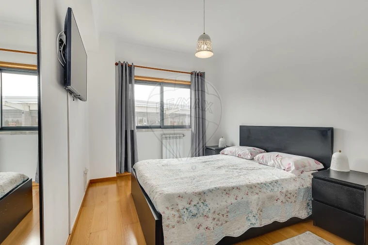 Apartamento T2 para Venda em Póvoa de Santa Iria e Forte da Casa Foto 23